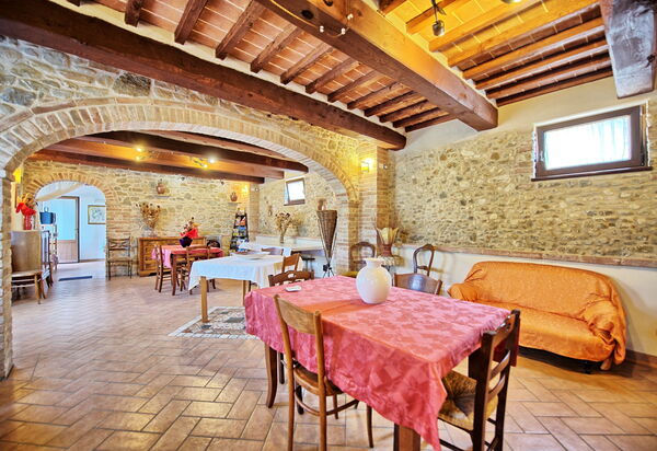 Casale Tiziano: Esszimmer, Wohnzimmer