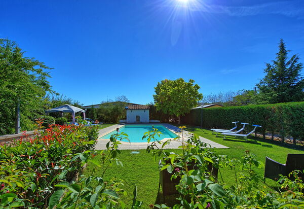 Casale Tiziano: Draussen, Garten