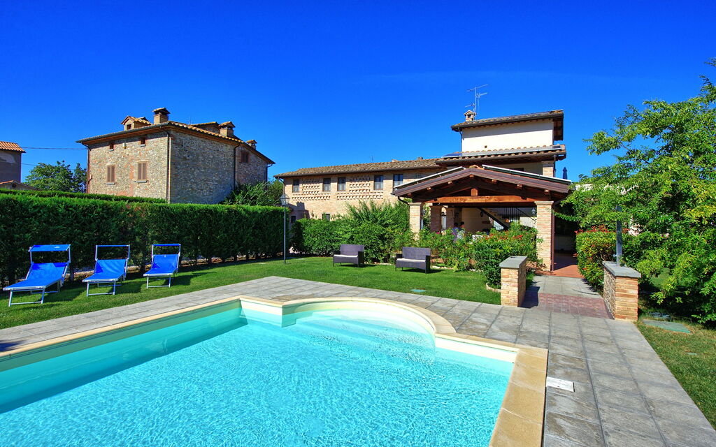 Casale Tiziano: Garden, Pool