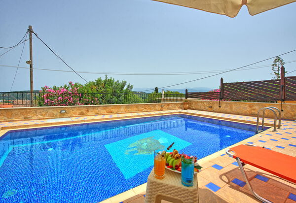 Villa Romantic Sevi: Schwimmbad