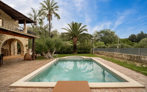 Villa Vrisses: Outdoor, Pool