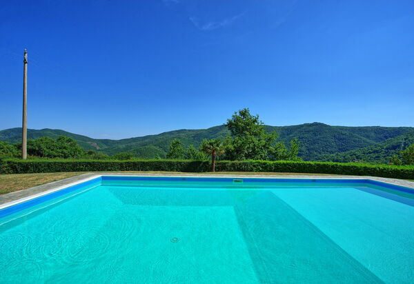 Borgo Veronica: Schwimmbad