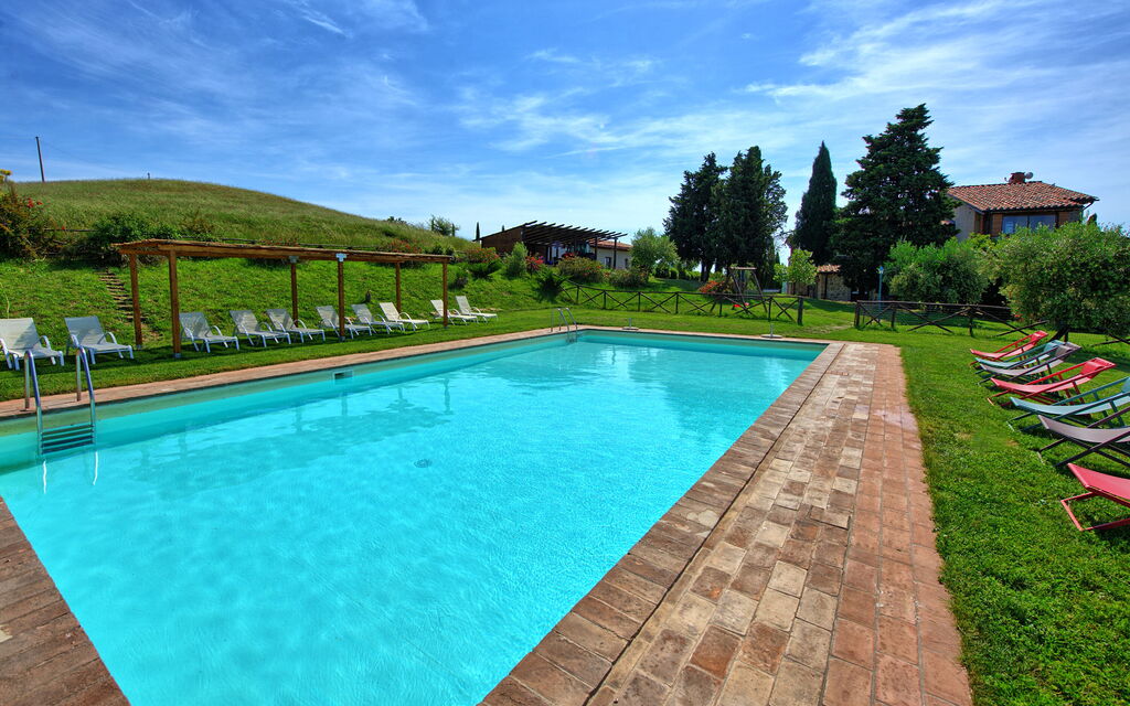 Casale Santa Francesca: all'aperto, Giardino, Piscina
