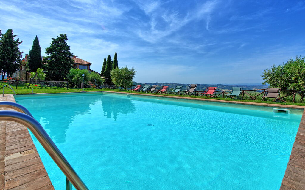 Casale Santa Francesca: all'aperto, Giardino, Piscina