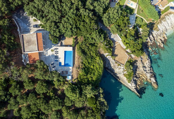 Beachfront Villa Seasun: Outdoor, Pool, Scenic View