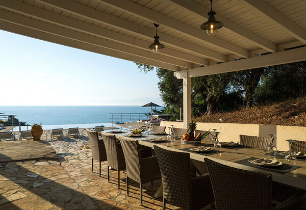 Beachfront Villa Seasun: Balcony / Terrace / Patio, Outdoor
