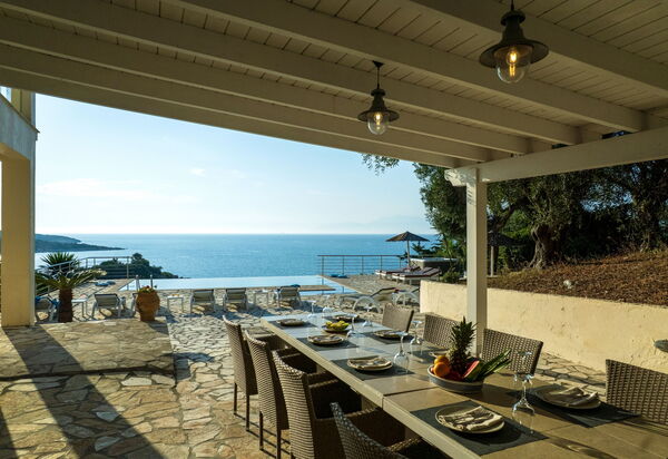 Beachfront Villa Seasun: Balcony / Terrace / Patio, Outdoor, Pool