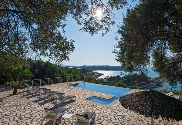 Beachfront Villa Seasun: bassin, Extérieur, Extérieurs, Vues