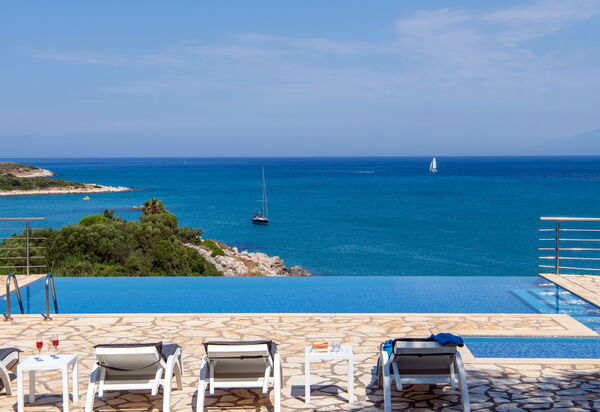 Beachfront Villa Seasun: bassin, Extérieur, Extérieurs, Vues