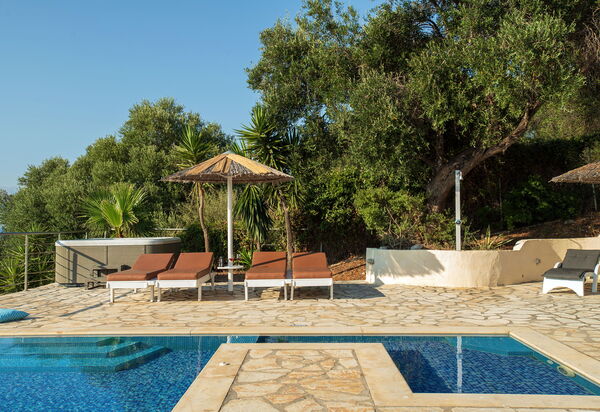 Beachfront Villa Seasun: Outdoor, Pool