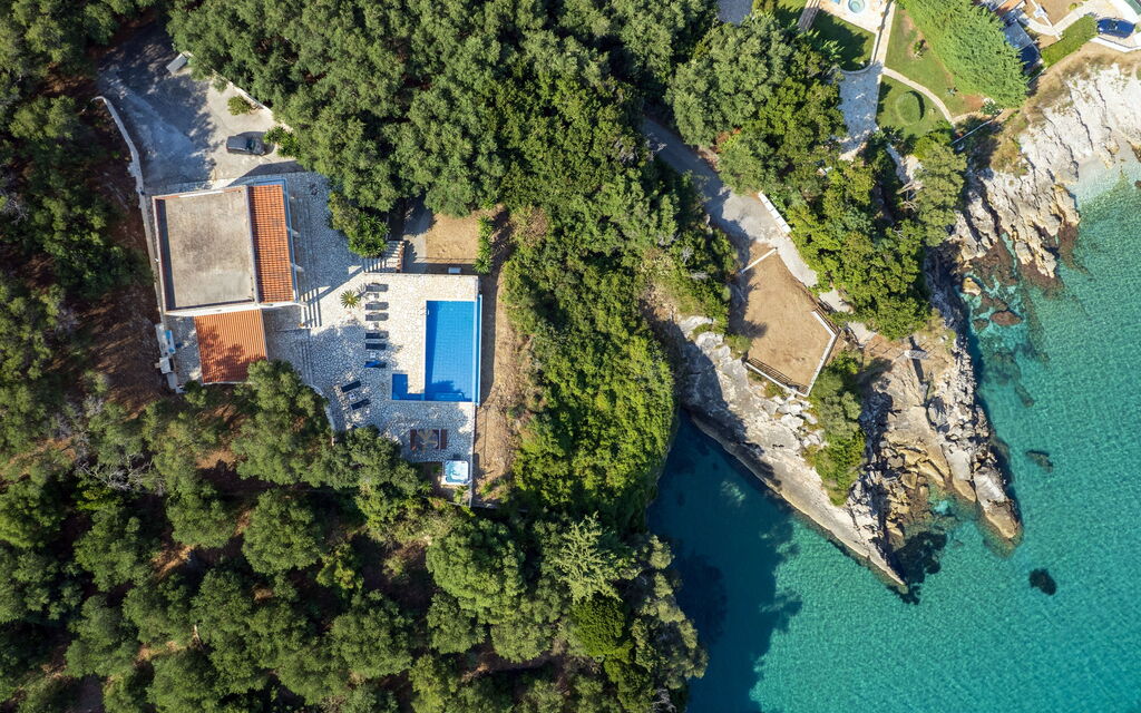 Beachfront Villa Seasun: Outdoor, Pool, Scenic View