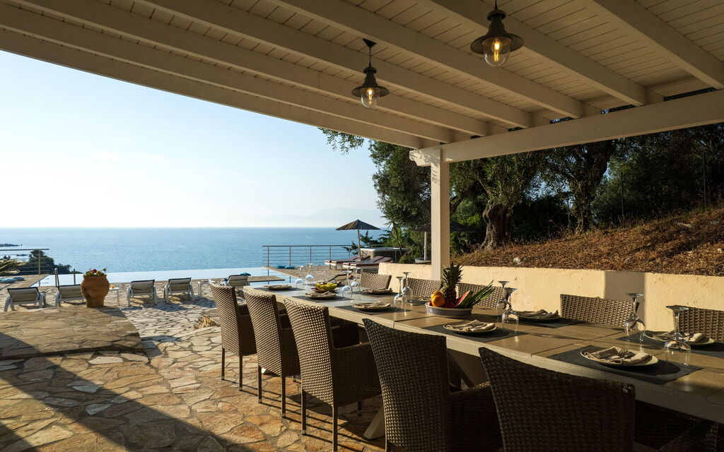 Beachfront Villa Seasun: Balcony / Terrace / Patio, Outdoor