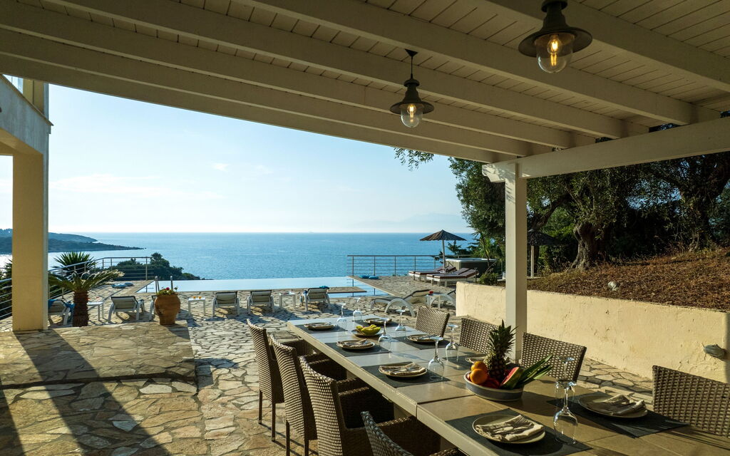 Beachfront Villa Seasun: Balcony / Terrace / Patio, Outdoor, Pool