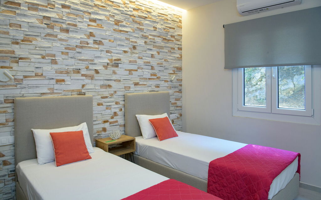 Beachfront Villa Seasun: Bedroom