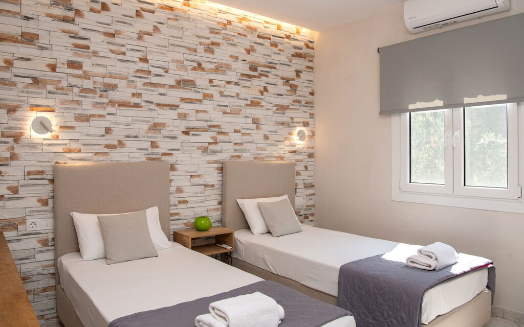 Beachfront Villa Seasun: Bedroom