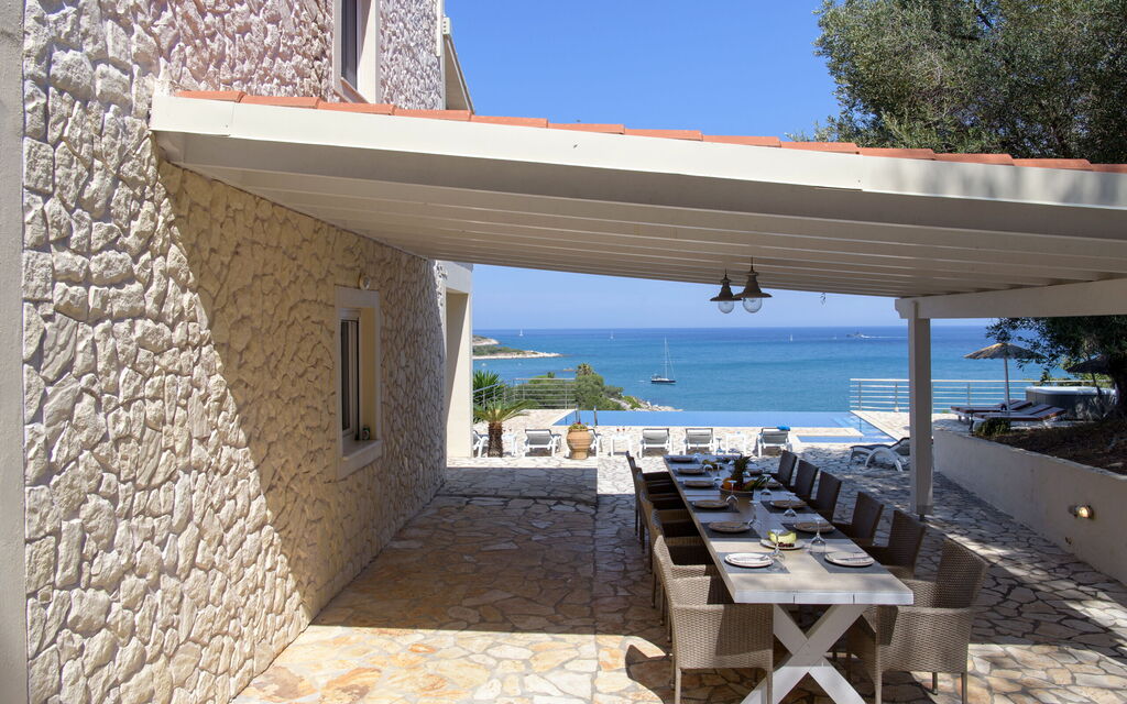 Beachfront Villa Seasun: Balcony / Terrace / Patio, Building Exterior, Outdoor