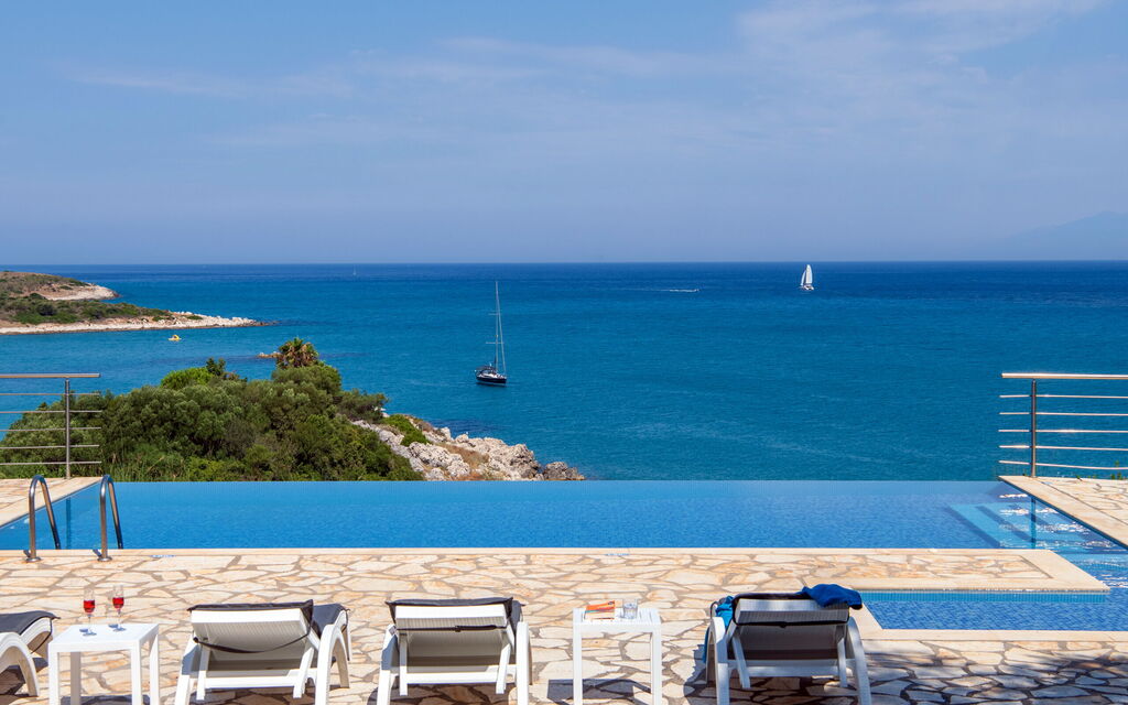 Beachfront Villa Seasun: Outdoor, Pool, Scenic View