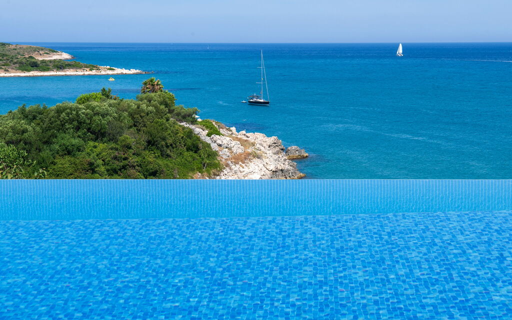 Beachfront Villa Seasun: Outdoor, Pool, Scenic View