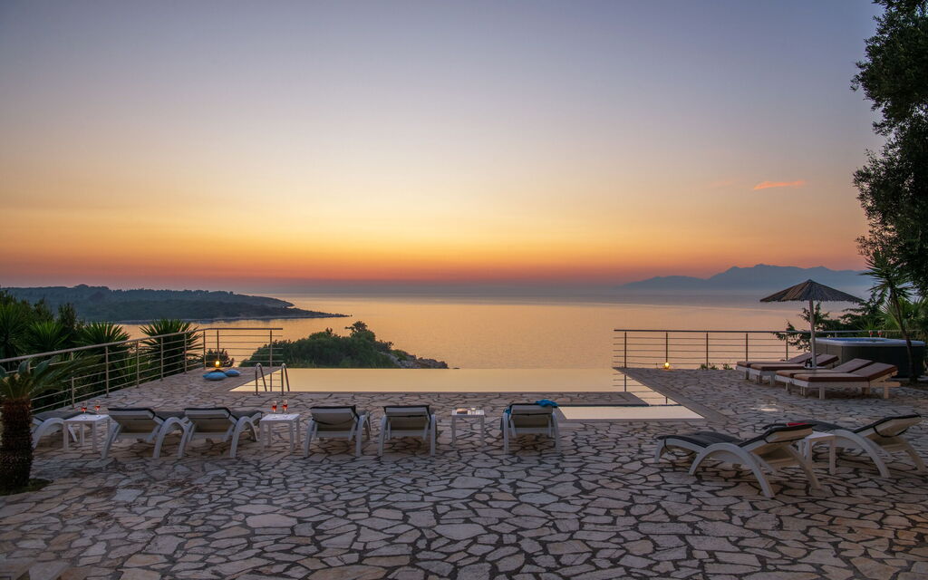 Beachfront Villa Seasun: Outdoor, Pool, Scenic View