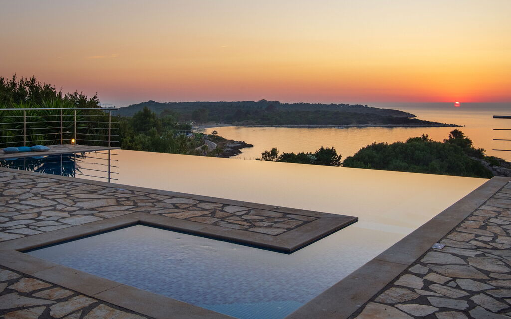 Beachfront Villa Seasun: Outdoor, Pool, Scenic View