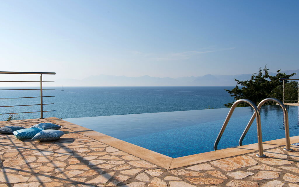Beachfront Villa Seasun: Outdoor, Pool, Scenic View