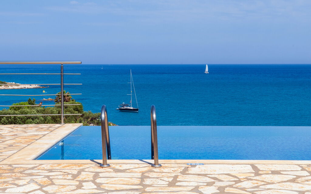 Beachfront Villa Seasun: Outdoor, Pool, Scenic View