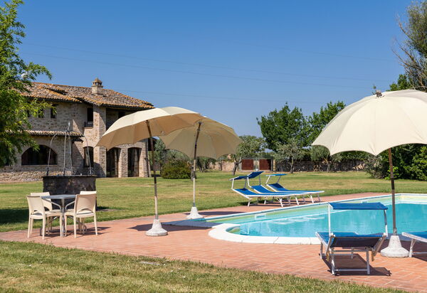 Villa Assisi: Außen, Draussen, Garten, Schwimmbad