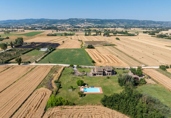 Villa Assisi: Ansichten, Außen, Draussen, Garten, Schwimmbad