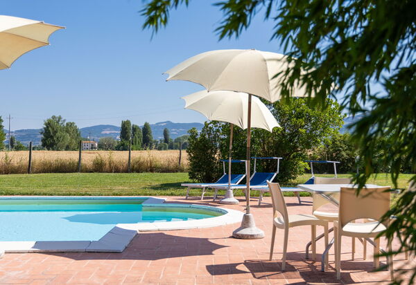 Villa Assisi: Außen, Draussen, Garten, Schwimmbad