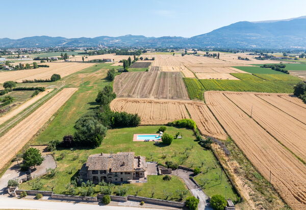 Villa Assisi: Garten, Schwimmbad