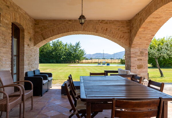 Villa Assisi: Außen, Balkon / Terrasse / Patio, Draussen