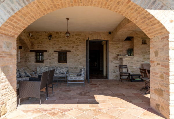 Villa Assisi: Außen, Draussen