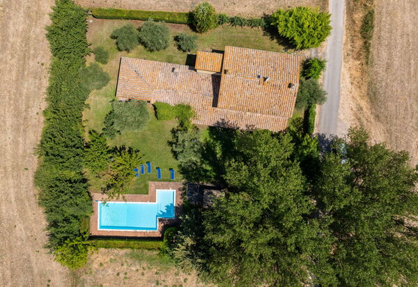 Villa Reale: Ansichten, Garten, Schwimmbad