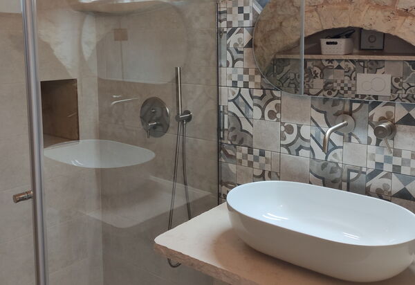 Trullo Santo Stefano: Bathroom