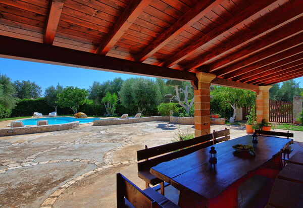 Lamia Santo Arcangelo: Außen