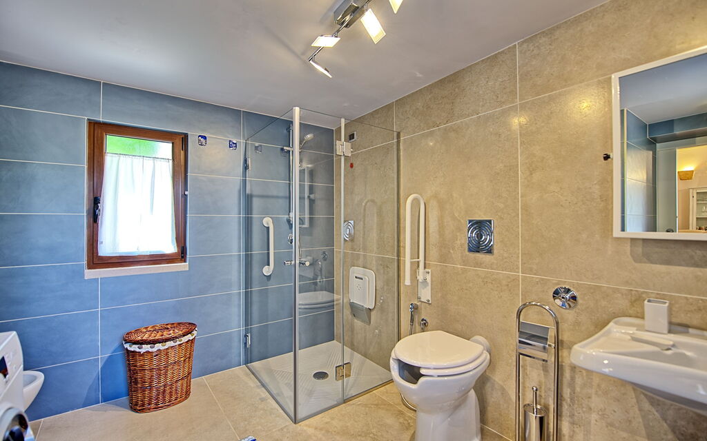 Lamia Santo Arcangelo: Bathroom