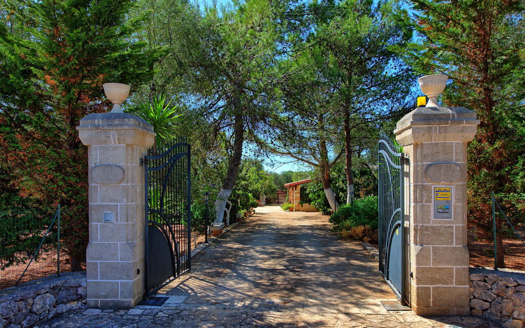 Lamia Santo Arcangelo: Garden