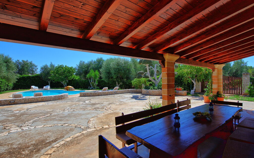 Lamia Santo Arcangelo: Building Exterior