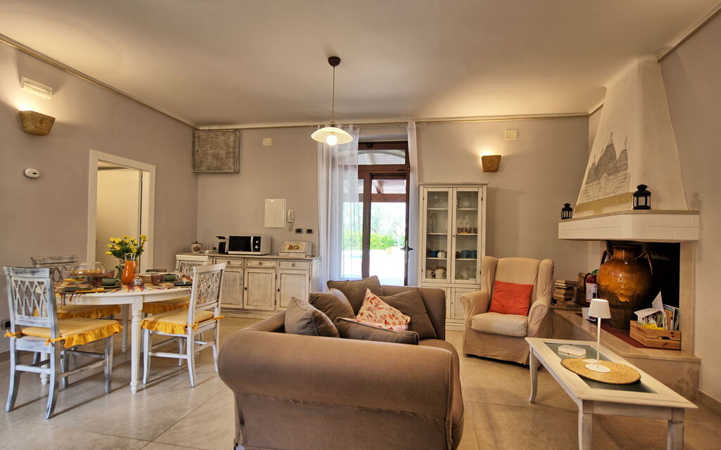 Lamia Santo Arcangelo: Living Room