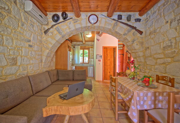 Villa Nipos: Гостиная, Кухня, Столовая