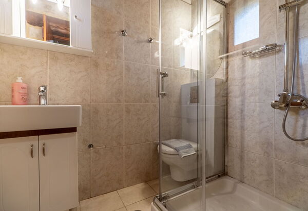 Villa Nipos: Ванная комната