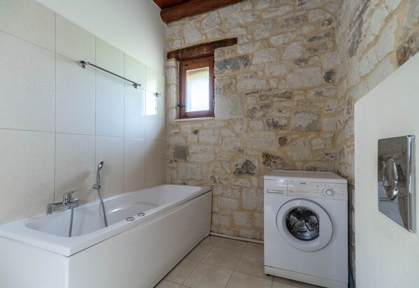 Villa Nipos: Ванная комната