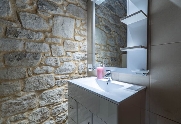 Villa Nipos: Ванная комната