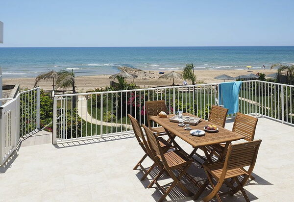 Villa Ariel: Draussen