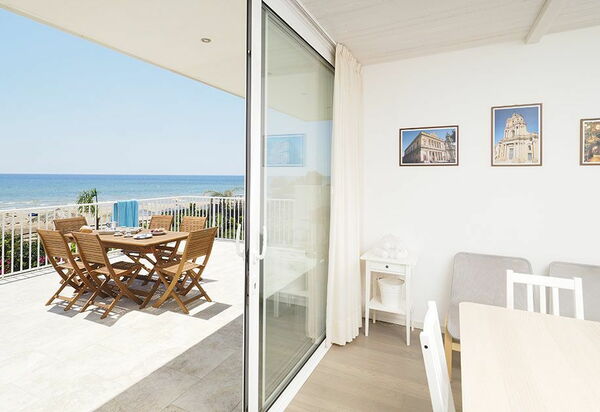 Villa Ariel: Esszimmer, Wohnzimmer