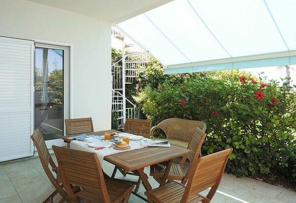 Villa Ariel: Draussen