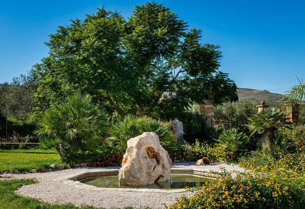 Villa Del Golfo: Buitenshuis