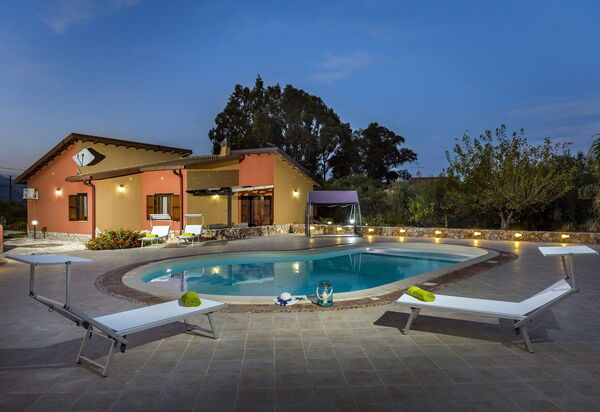 Villa Del Golfo: zwembad