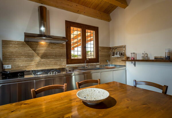 Villa Le Muse: Кухня, Столовая