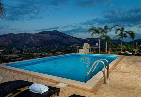 Villa Le Muse: бассейн, Взгляды